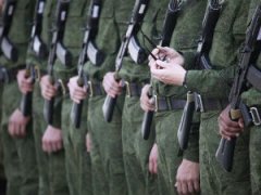 Военнослужащие